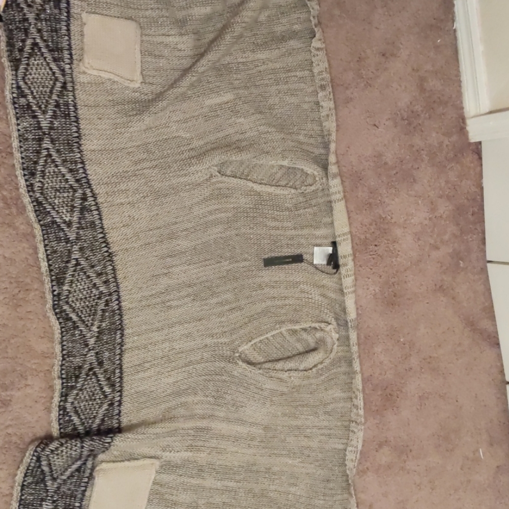 Sweater - Picture 4 of 5